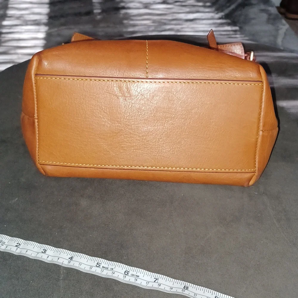 Dooney and Bourke Pebble Leather bag mid size - Picture 3 of 9